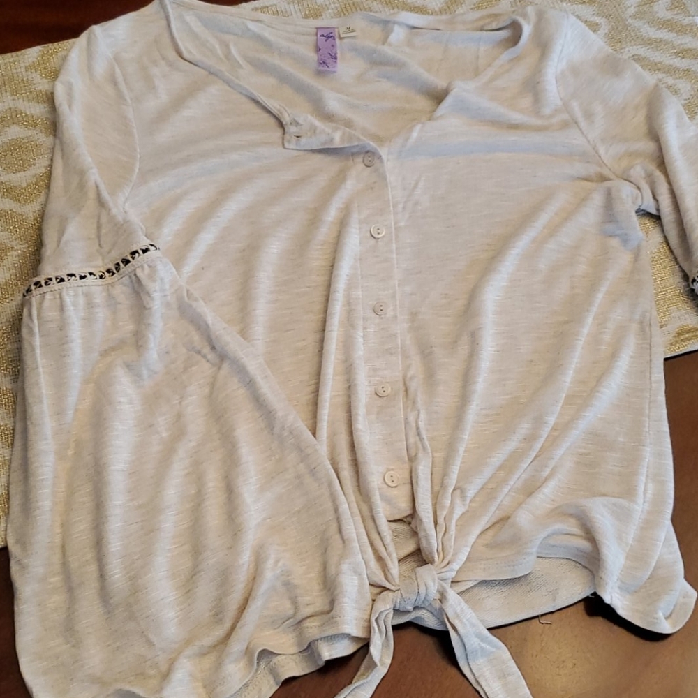 BELL SLEEVE FRONT TIE BLOUSE